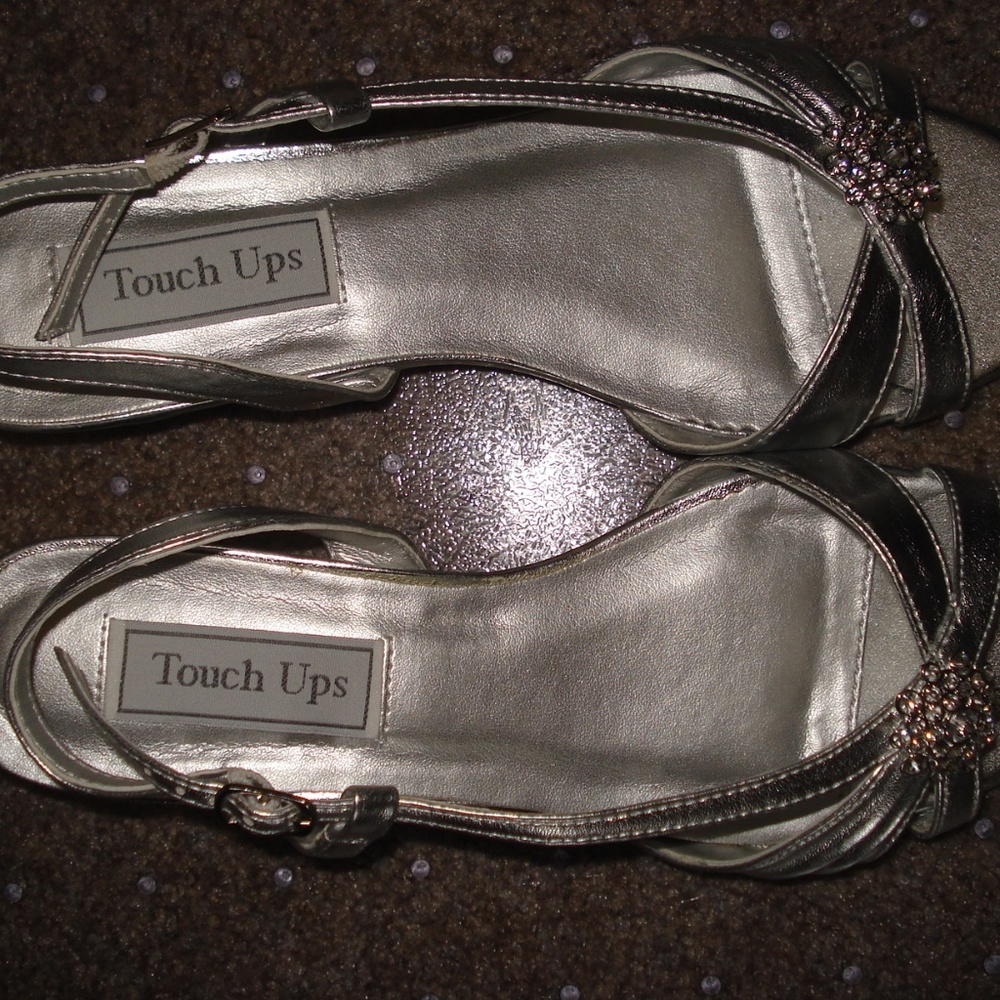 womens wedges Touch Ups